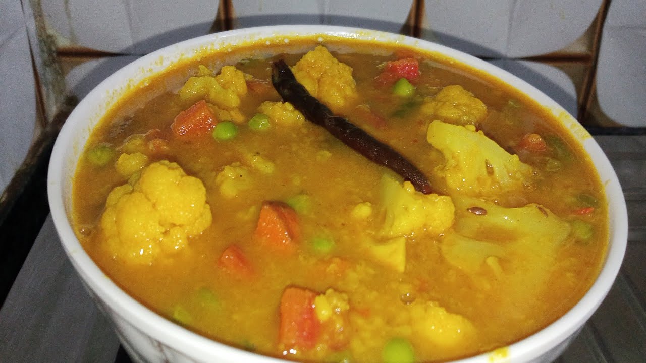 শীতের টাটকা সবজি দিয়ে তৈরি, অনুষ্ঠান বাড়ির মতো ভেজ ডাল।। veg dal recipe ।। 