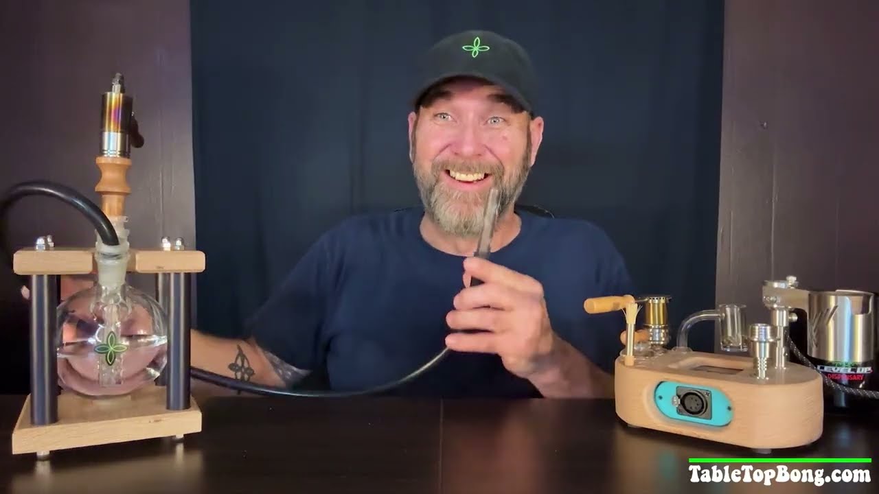 Red Oak TableTop Bong &ndash; First Look & Sesh! | Chaos Ball Vape Session