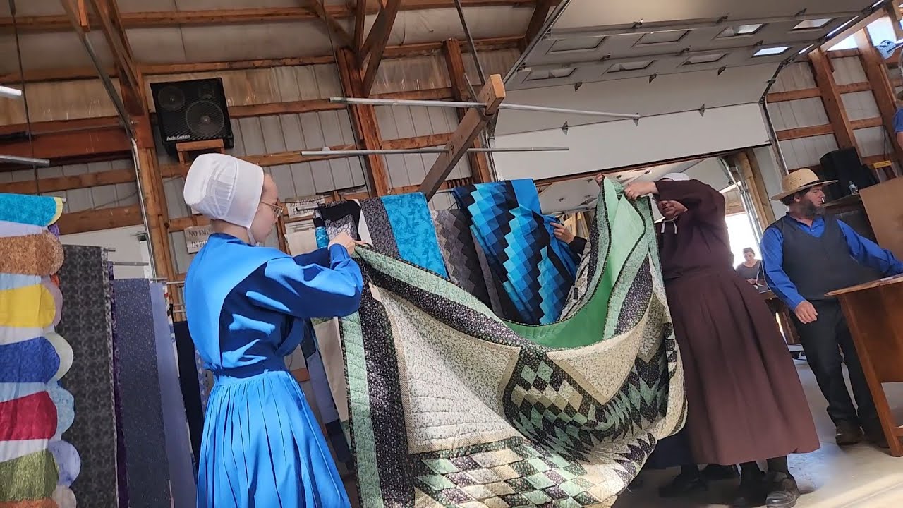 Quilt Auction at the Amish Auction Barn!
