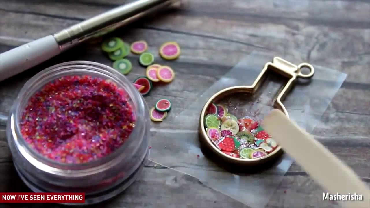 Pingentes e Colares Feitos Com Resina Epoxi e Plantas Desidratadas: Faça Você Mesmo! (DIY)