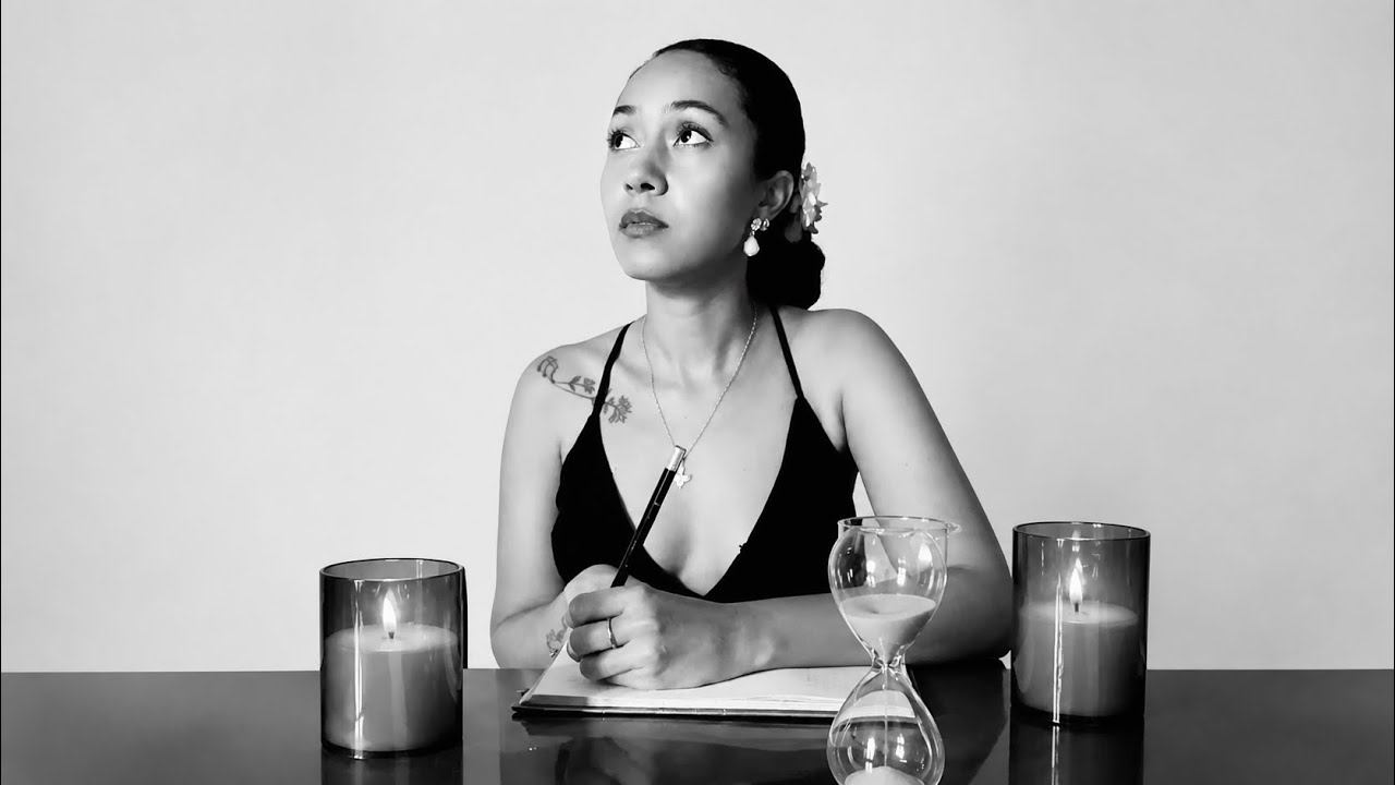 Sara Aldana- CARTAS AL VIENTO (Gris)