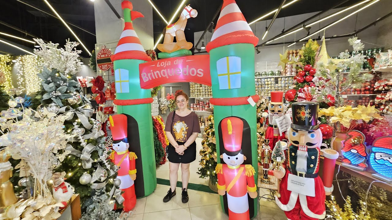 fomos comprar decorações para o natal