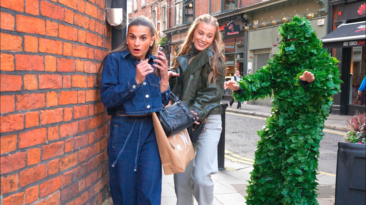 Hilarios Urban Jungle Scare Moments of Bushman Prank