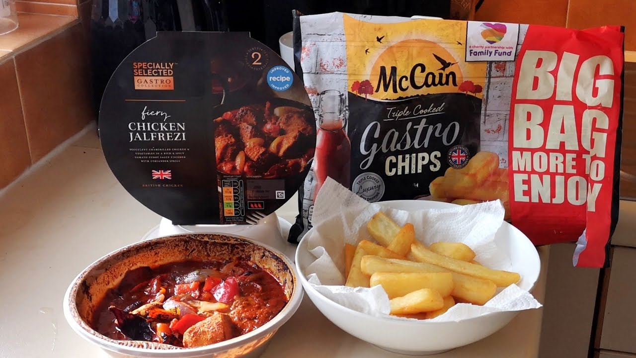 Fiery Chicken Jalfrezi & McCain Gastro Chips | ALDI | Tesco | Food Review