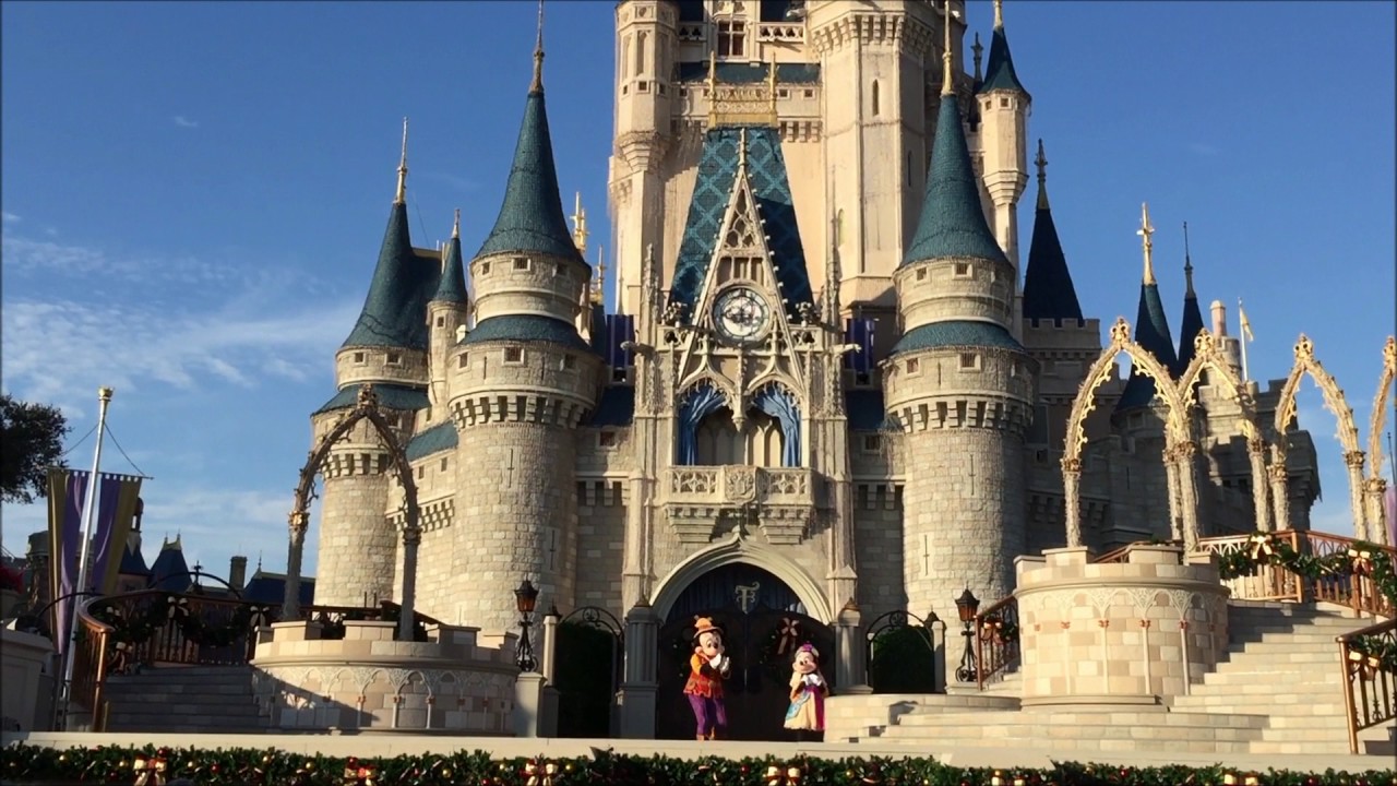 Mickey's Royal Friendship Faire: Holiday Finale