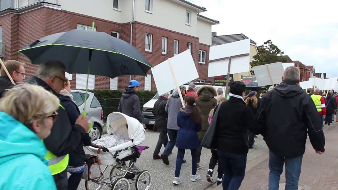 Demonstration in Stockelsdorf gegen Straßenausbaugebühren
