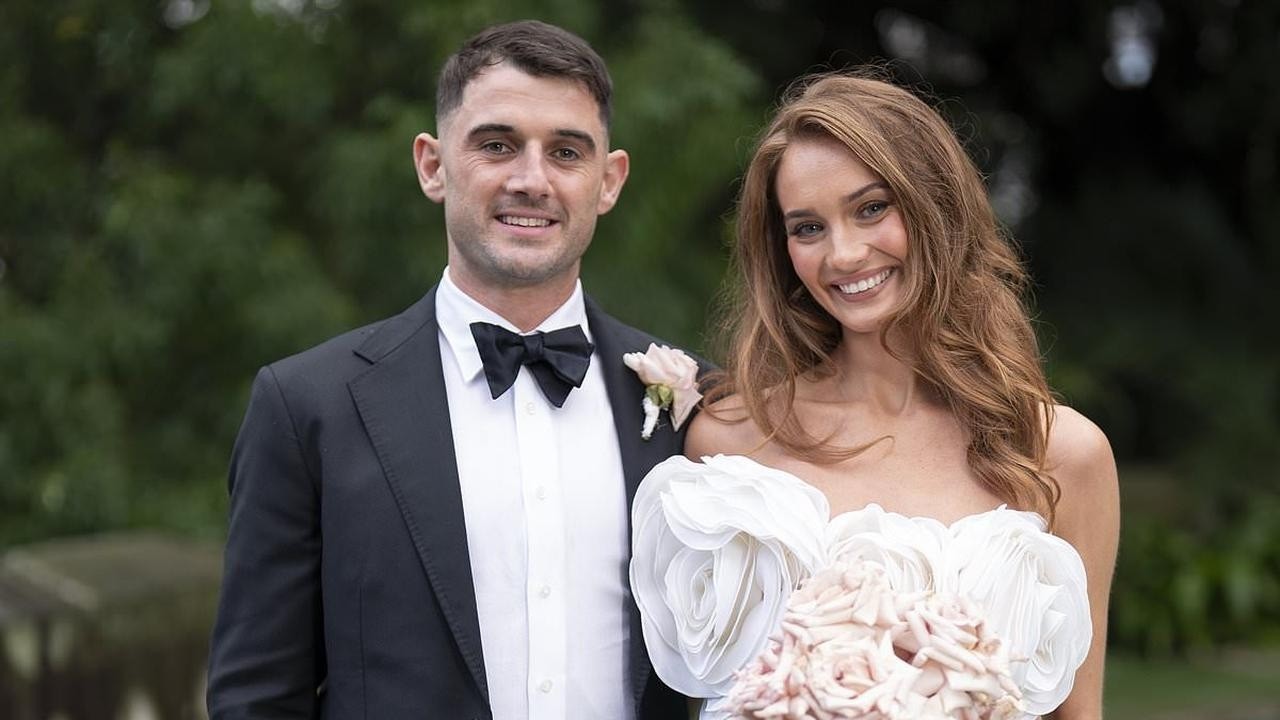 MAFS Star's Shocking Dress Sale & Secret Romance REVEALED!