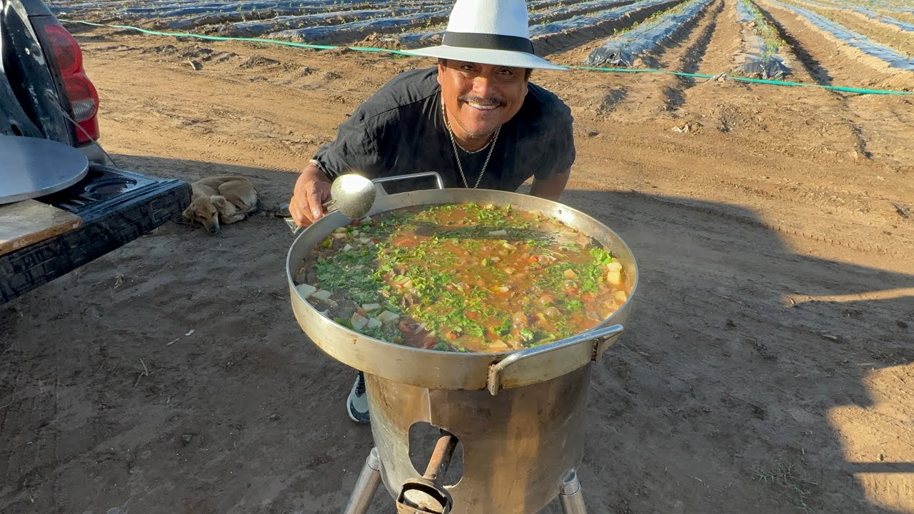 Hígado en bistek fue lo de hoy para los plantadores de chiltepin último día de plantar