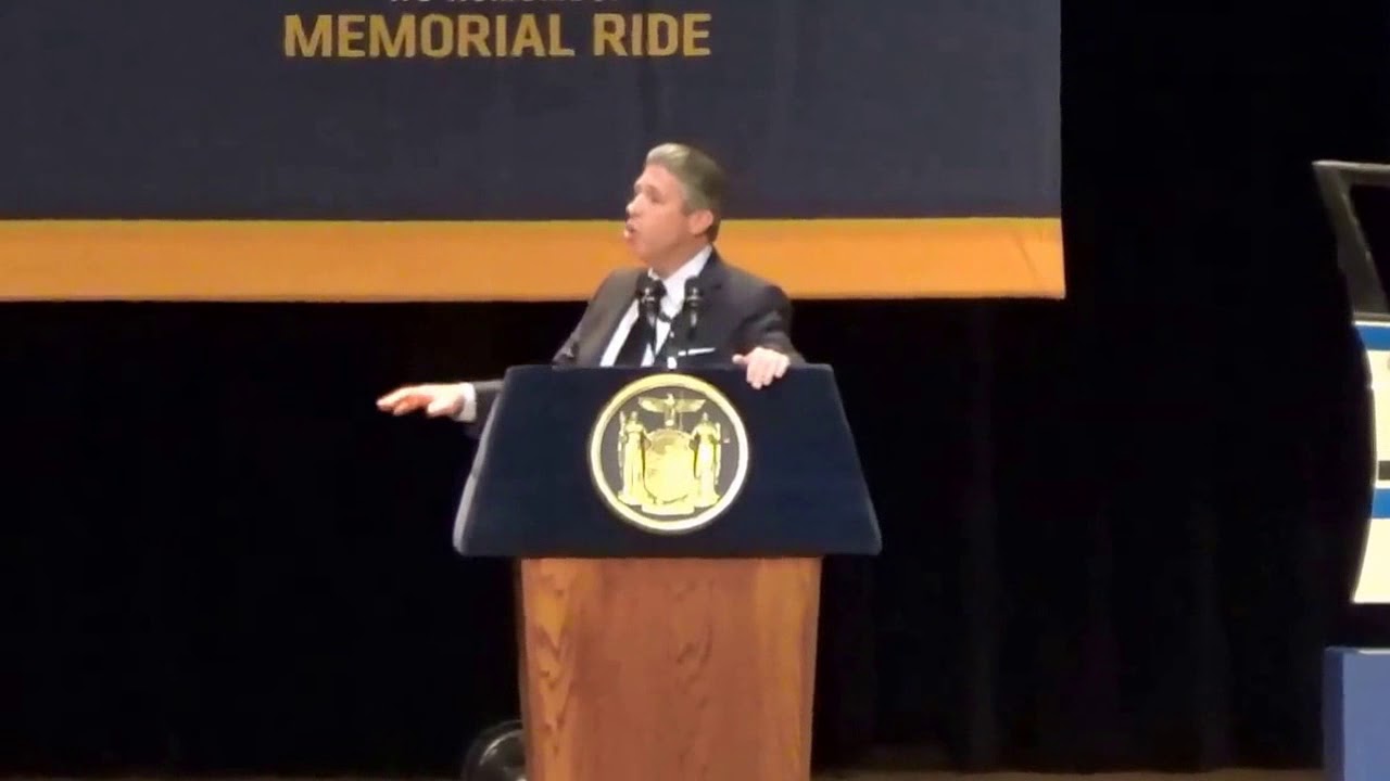 Pat Lynch speaks at 9/11 Memorial Motorcycle Ride