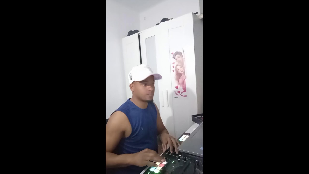 ¡DJ LOCOTRON21 está emitiendo en directo!