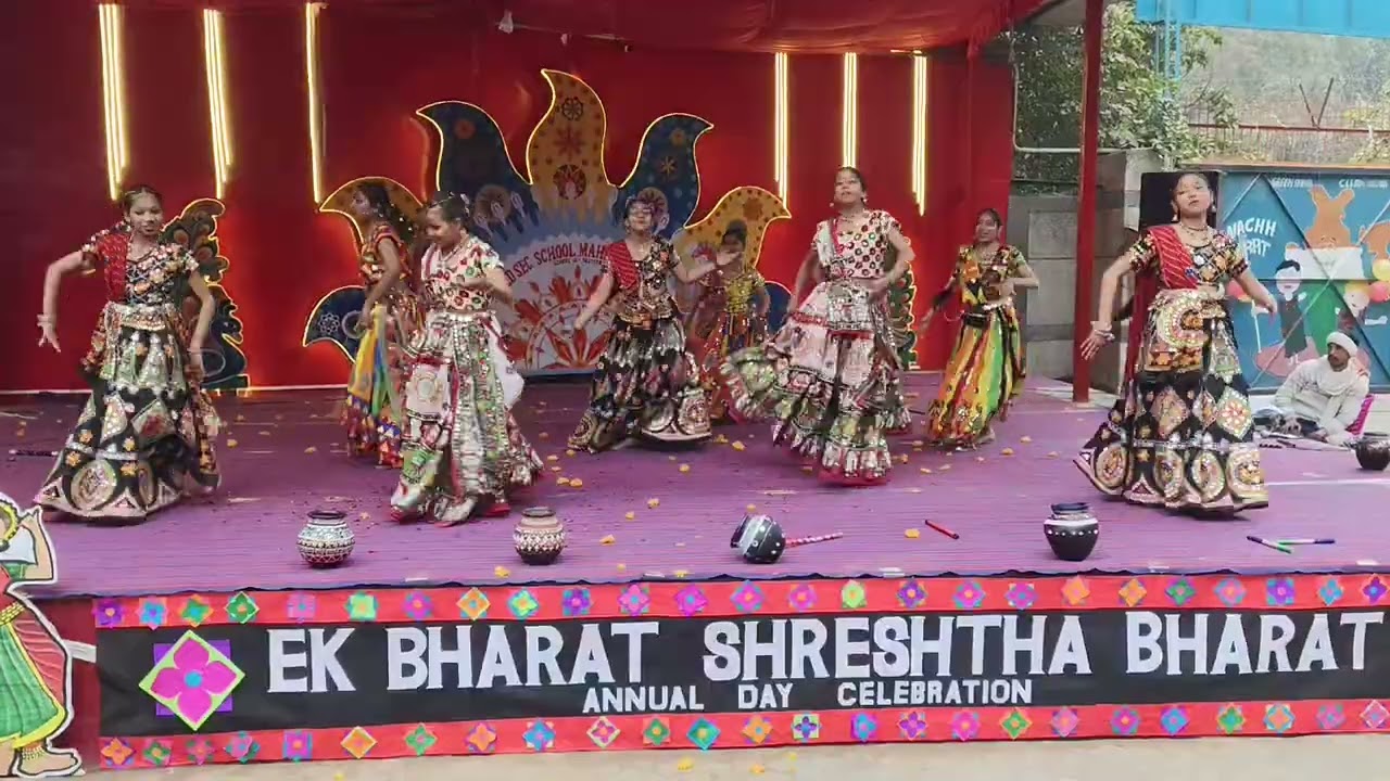 My dancing dolls 'garba dance