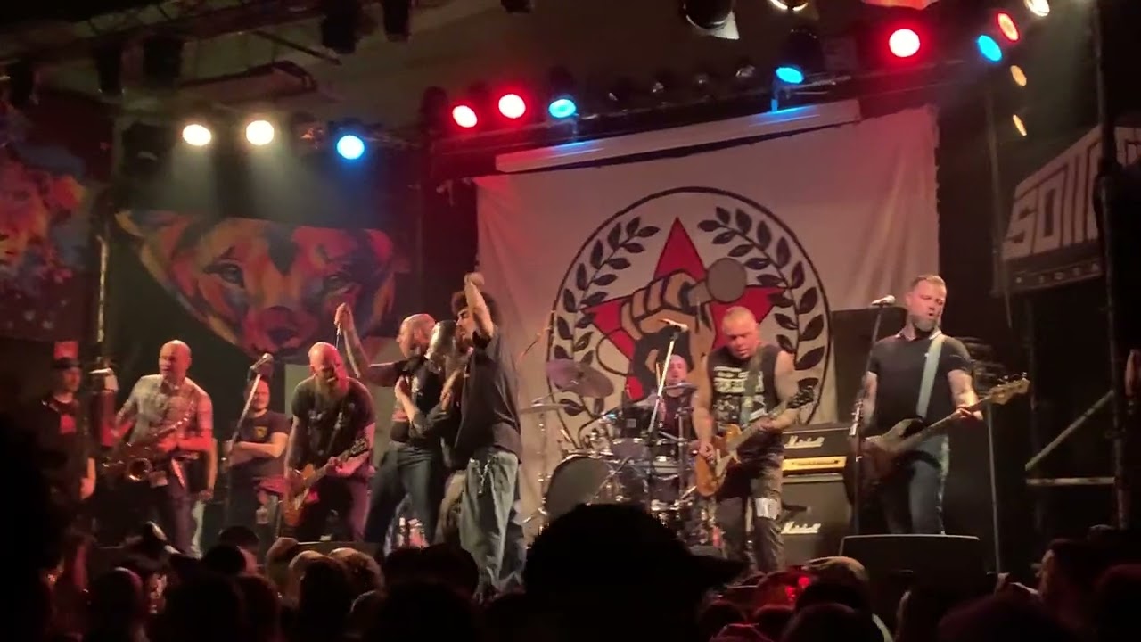 Stomper 98- Keine helden (live Bologna City Rockers)