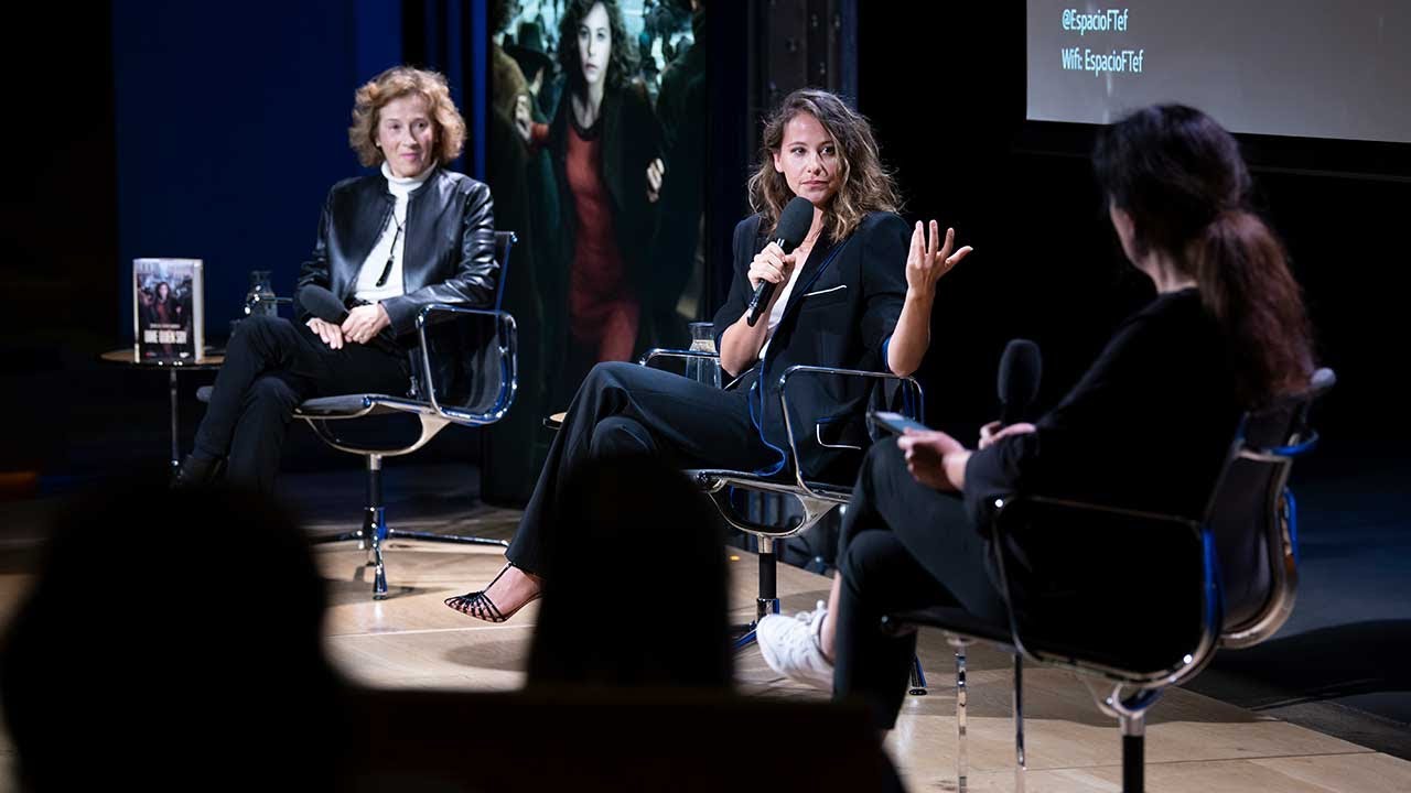 Irene Escolar y Julia Navarro presentan la serie 'Dime Quién Soy' | #DimeQuiénSoy