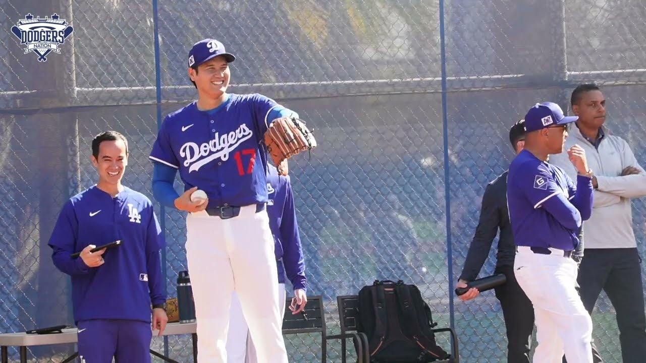 Shohei Ohtani Throws Bullpen at Dodgers Spring Training!