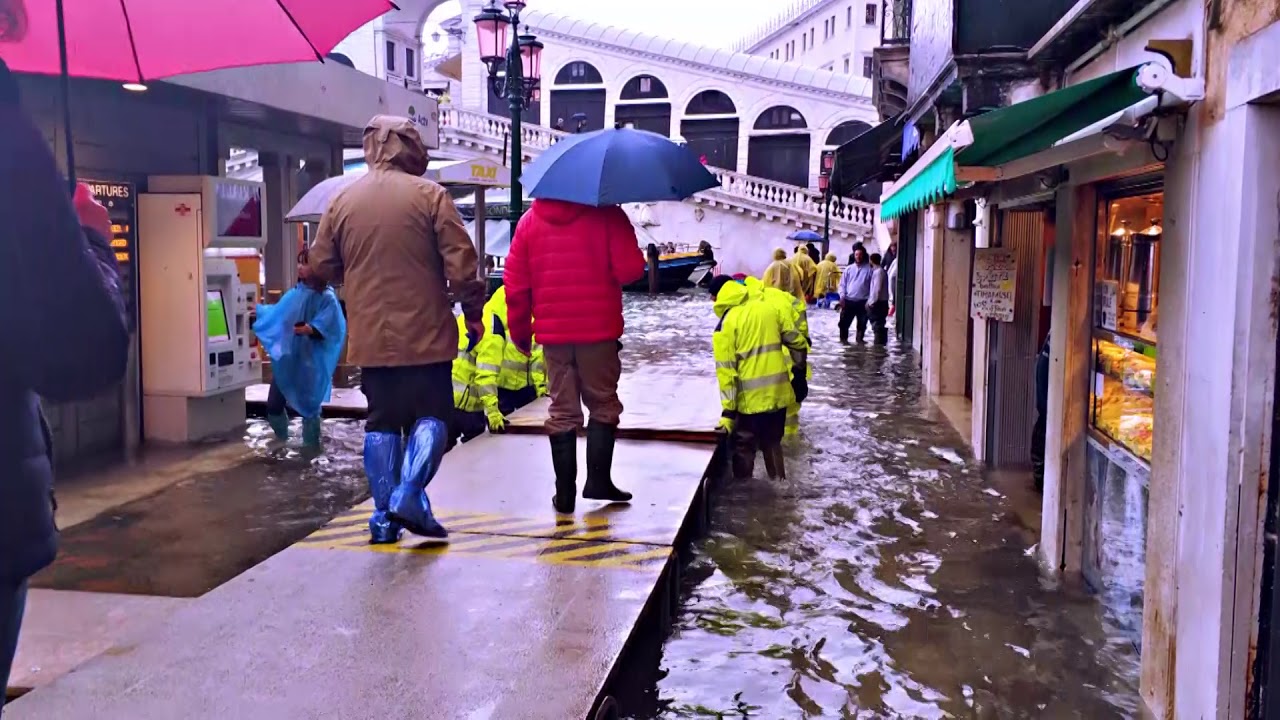 Camminare con l'acqua alta a Venezia - 130 cm - Dal Ponte di Rialto alla Basilica di San Marco