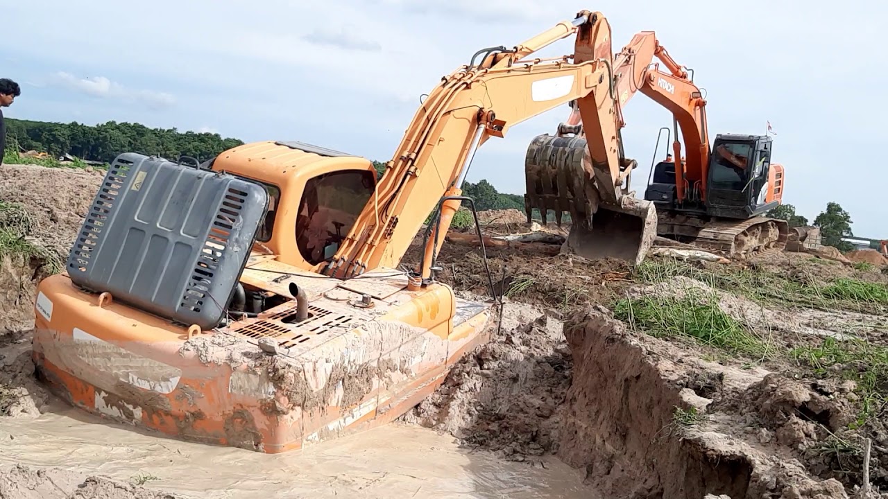 ช็อตเด็ด รถขุดติดหล่ม DOOSAN DX200A ให้น้อง HITACHI ZX200-5G มาช่วยจะขึ้นได้ไหม EP.4918