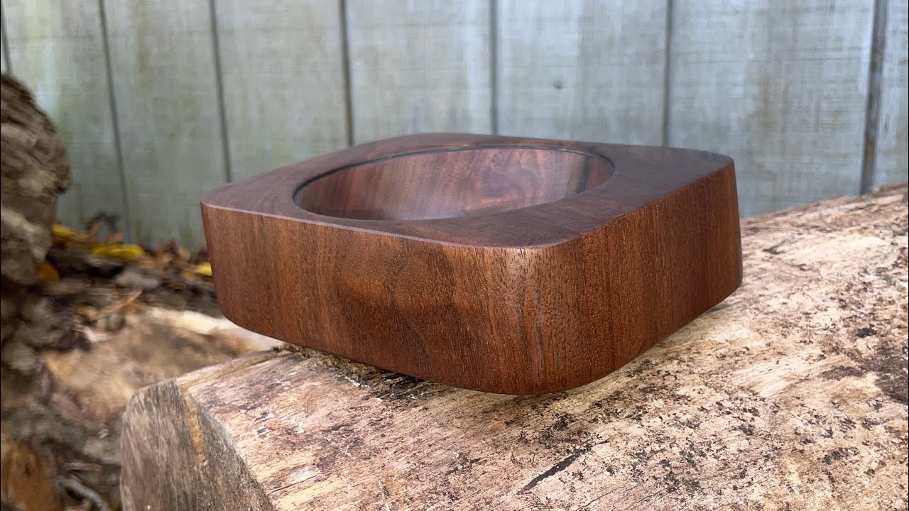 Turning A Bowl In An End Grain Block Of Black Walnut - Turned Not Burned 😊