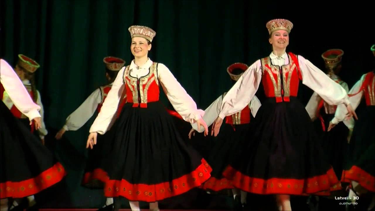 Saule brida rudzu lauku, deju kolektīvs 