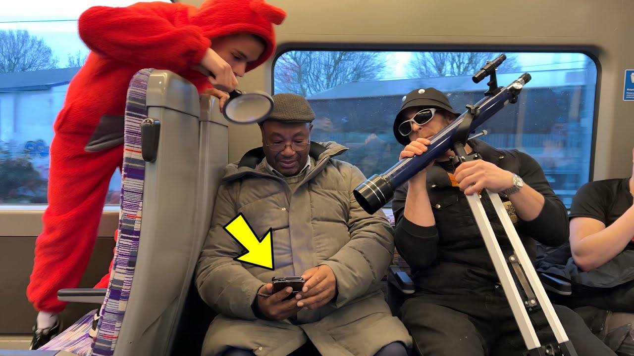 Looking At Strangers Phone Prank!