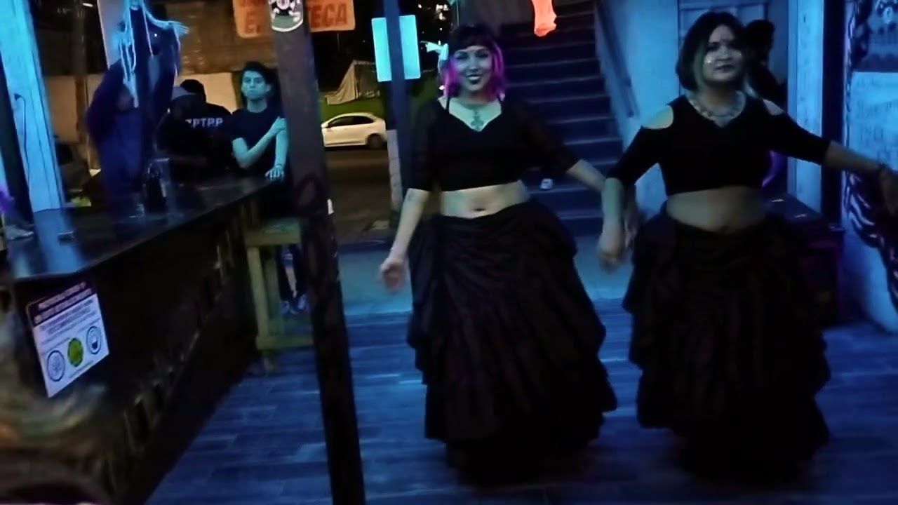 The Lunas atributos en Bar La Casa de Rafa / Tribal fusión 