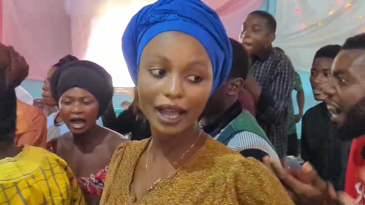 SHANGWE NA VIGELEGELE KWA WIMBO WA WATU WOTE IBADA NEEMA NA BARAKA ZIMEONEKANA