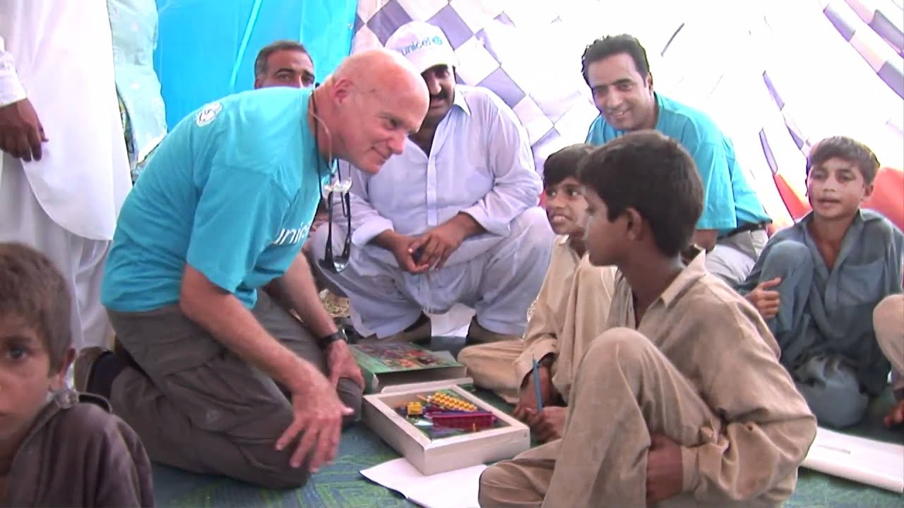 UNICEF Regional Director for South Asia visits relief camps in Pakistan