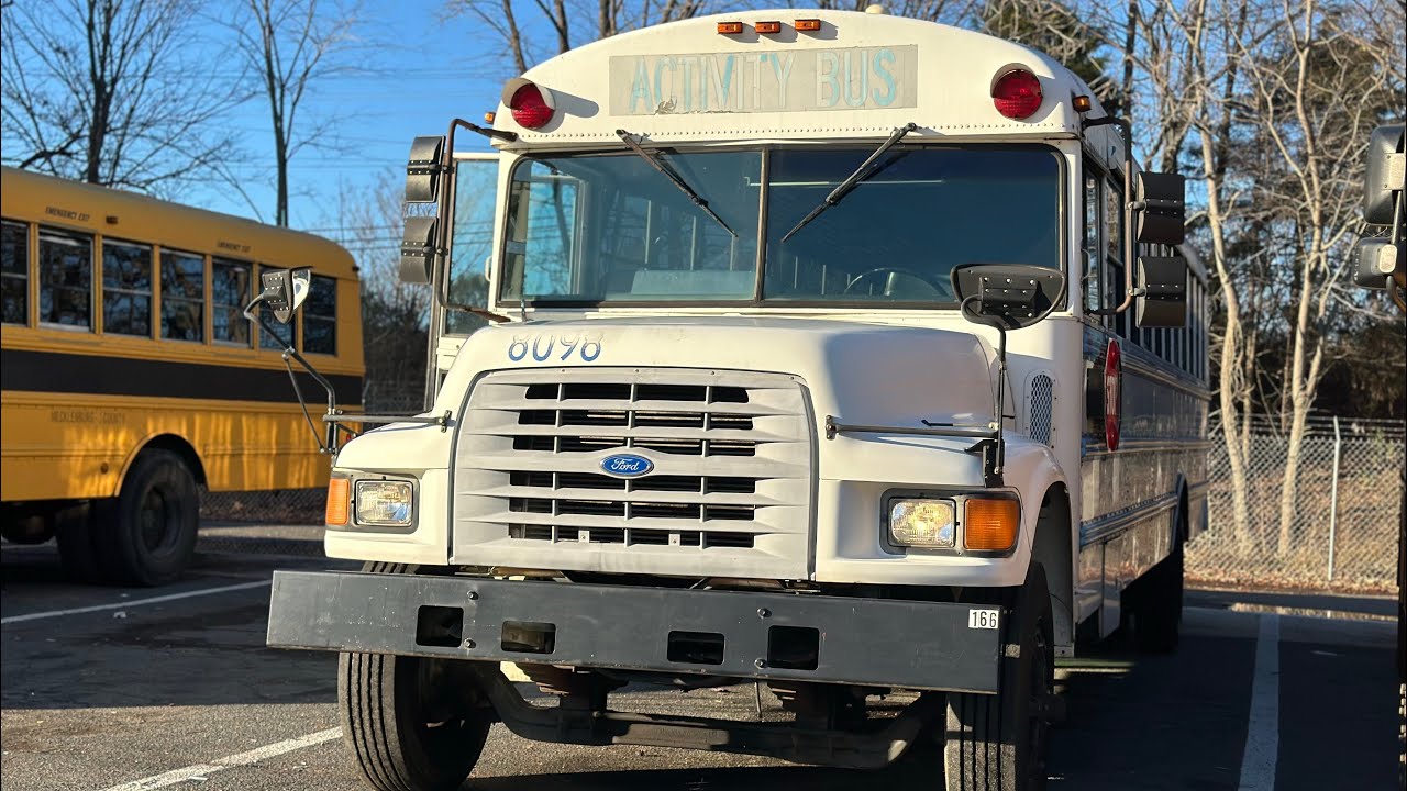 Driving a 97 Ford B800 🎬 3