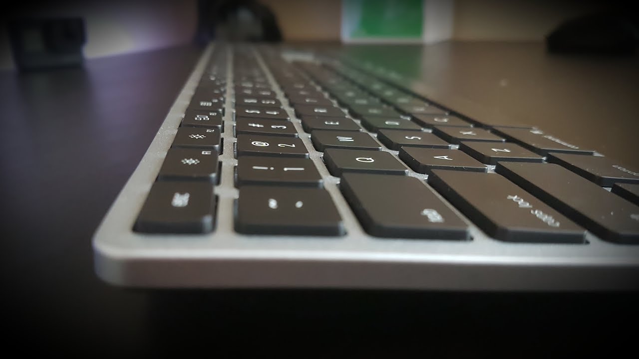 Magic keyboard killer? The Matias wireless keyboard with BACKLIGHT