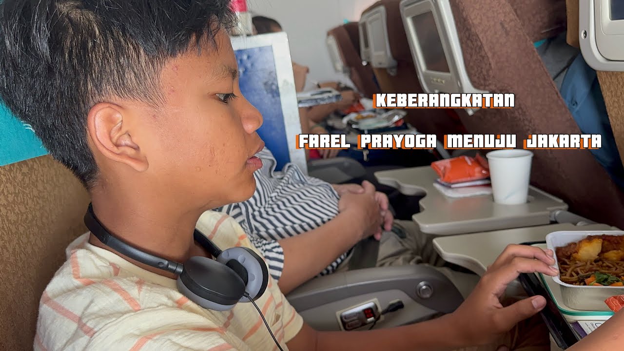 KELUARGA BESAR OM RAIS NGANTAR KEBERANGKATAN FAREL PRAYOGA MENUJU JAKARTA