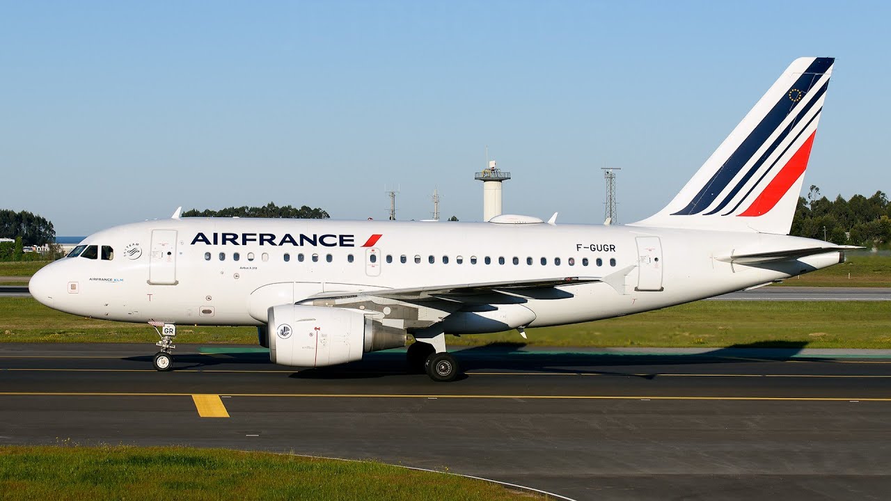 Air France Airbus A318 Takeoff from Milan Malpensa (4K)