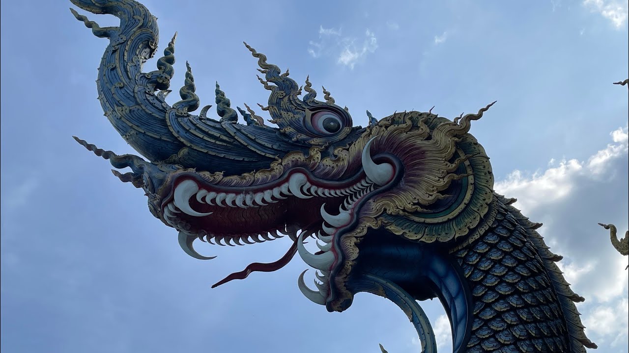 Chiang Rai: The Blue Temple - Wat Rong Suea Ten