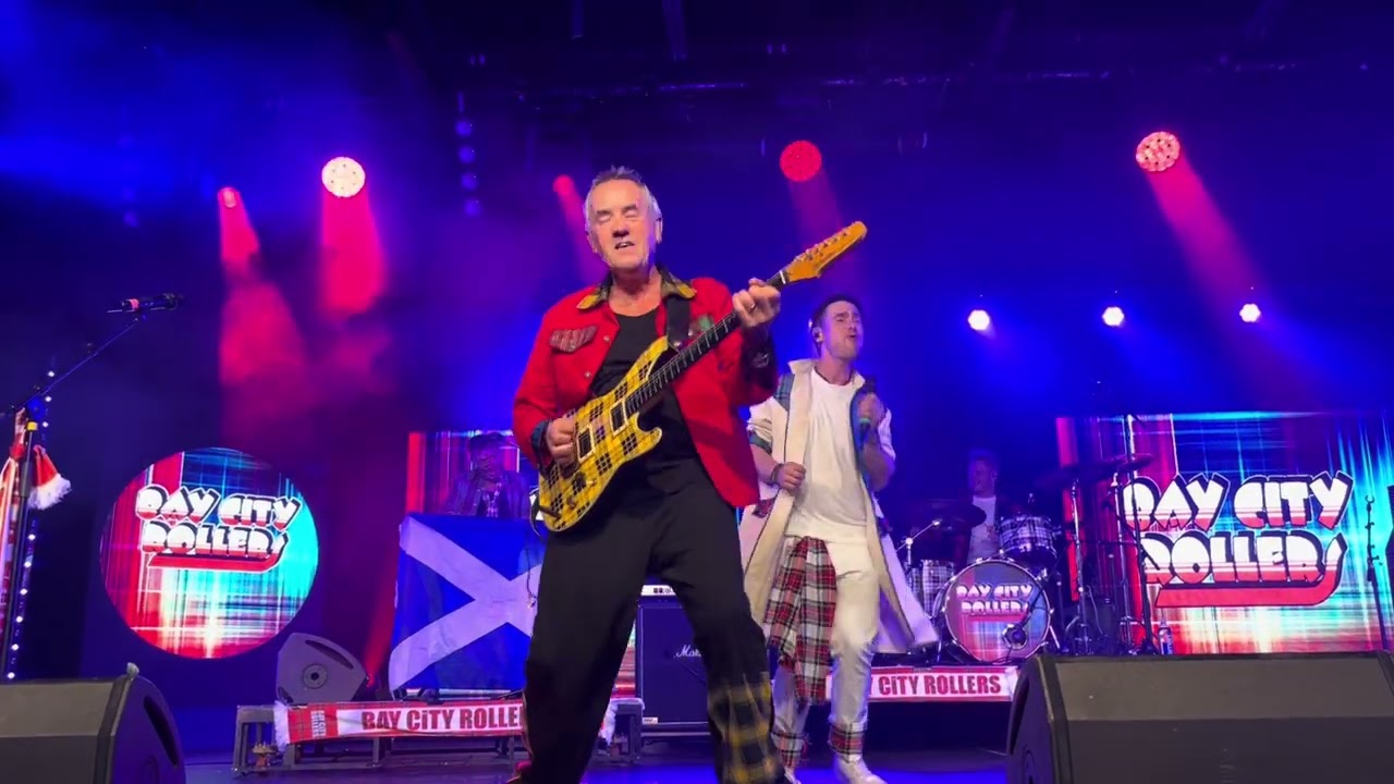 BAY CITY ROLLERS - Love Me Like I Love You