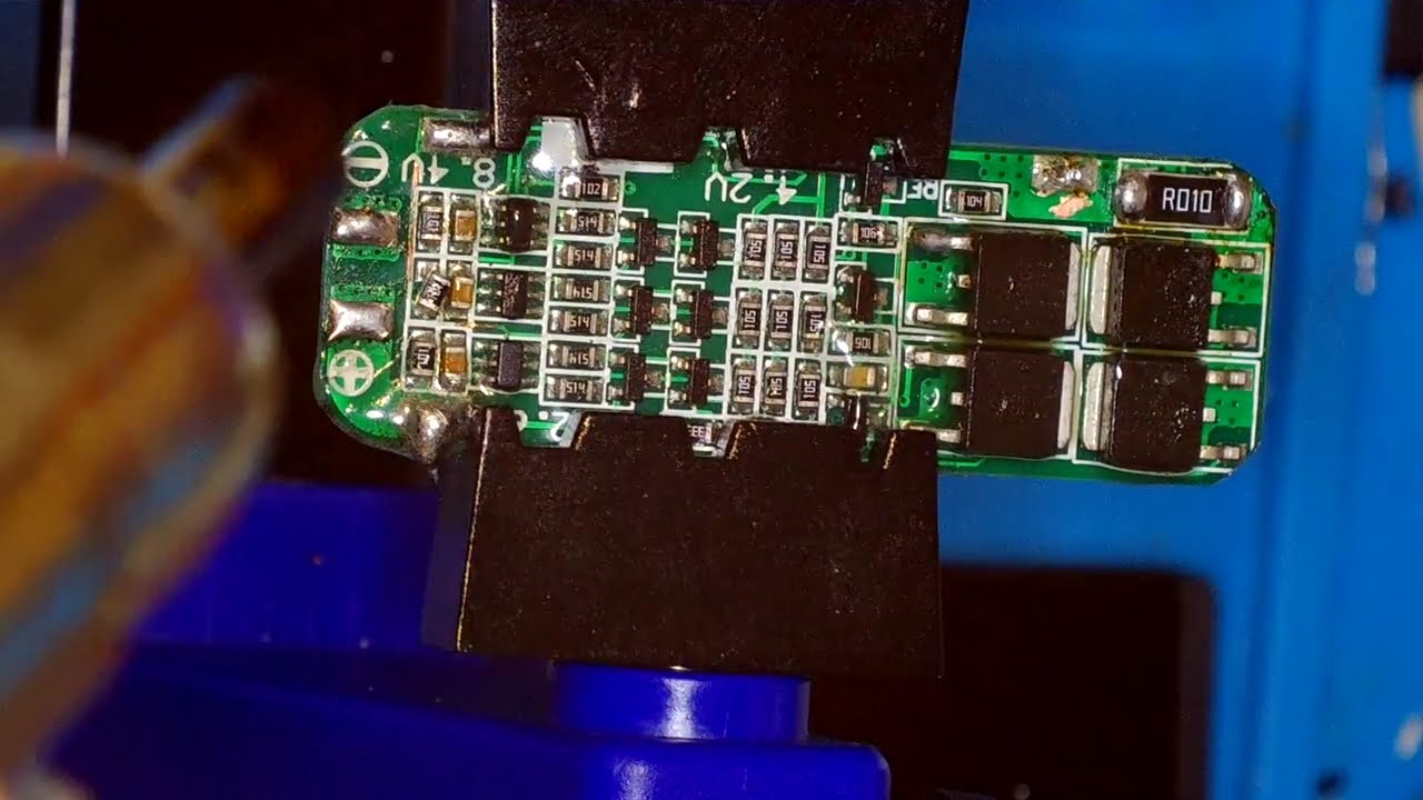 Fixing R010 Resistor on a 3S BMS | Battery Management System BMS Repair Made Easy !  /3S BMS TAMİRİ