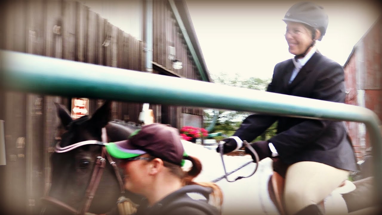 MY FIRST HORSE SHOW! HUNTER DERBY SOMEONE WON CHAMPION!