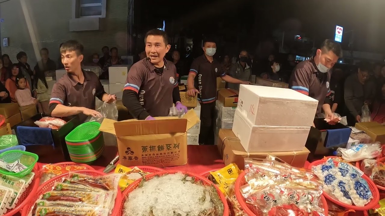 11  大品牌兩大包裝優質雞塊，比外面連鎖速食店還便宜又好吃~大家很懂搶啊~ #嘉義趙又廷 #全晟海產 #週二社頭夜市 #海鮮拍賣 #海鮮叫賣