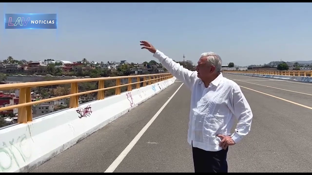 AMLO expone el 