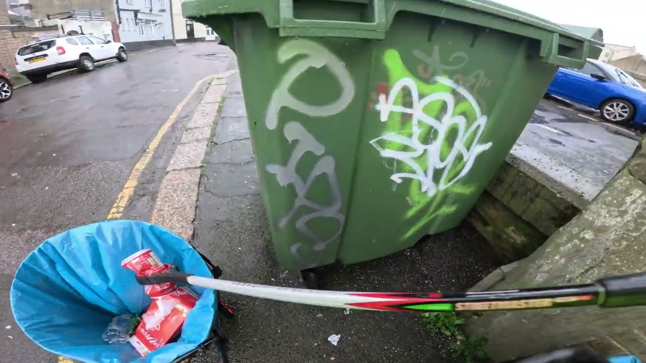 Litter picking uk EP 8 Part 1 | Its raining, its pouring