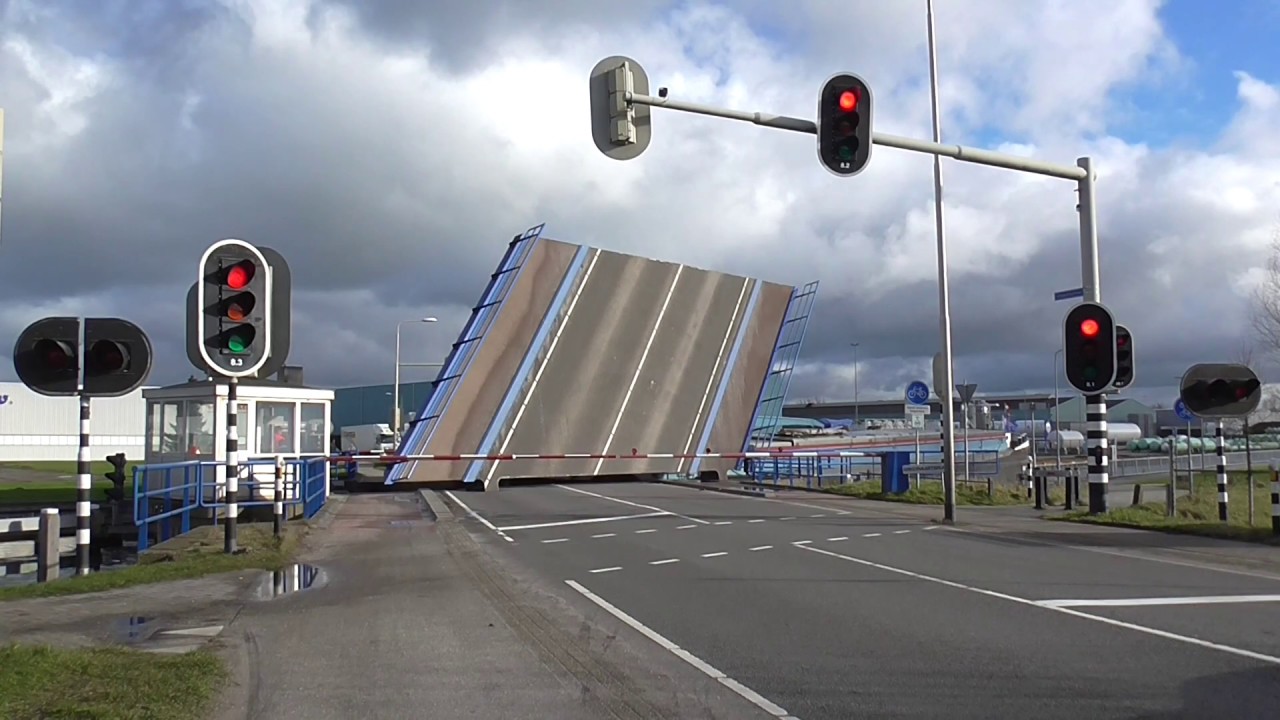Brugopening Arkervaartbrug Nijkerk/ Basculebrug/ Drawbridge/ Pont Basculant/ Zugbrücke