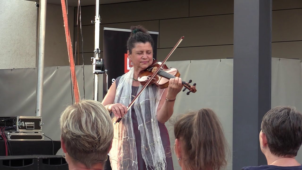 Hodon&iacute;nsk&eacute; kulturn&iacute; l&eacute;to zah&aacute;jili Iva Bittov&aacute; a Petr Pavlinec