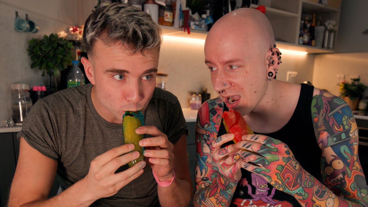 SOUR HOT PICKLE CHALLENGE | Roly & Calum