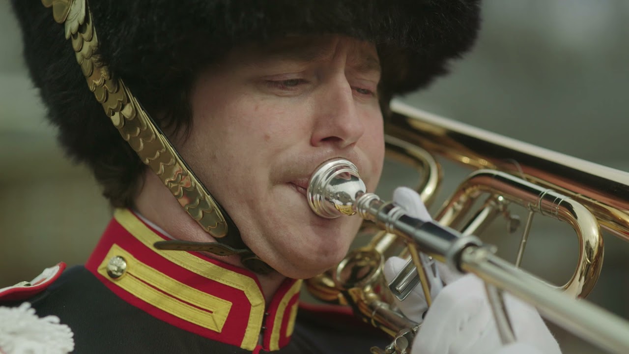 'Call for Peace' door Koorschool Haarlem en militair orkest