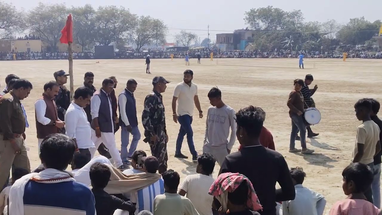 मैच में हुआ बवाल पुलिस बुलाना पड़ा #cricket #cricketleague #cricketleague#villagecricket 