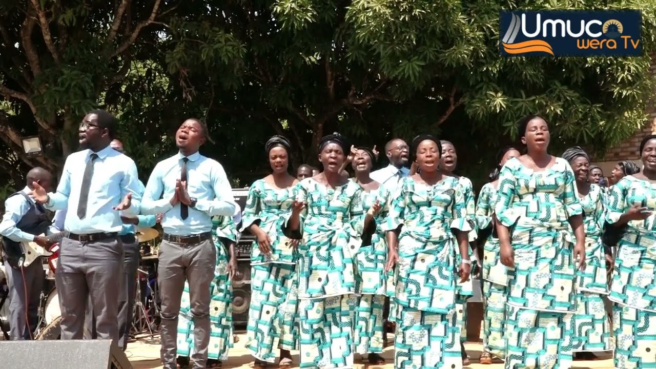CHORALE KASENGA-CONGO MUGIKORANE I NTENDE RUYIGI//NZOKWAMA NSHIMA UHORAHO IGIHE COSE