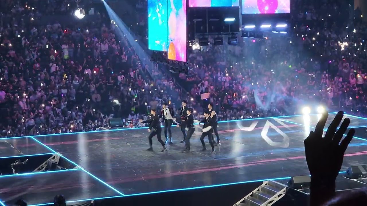 [KCON LA 2022] ENHYPEN cover Permission to Dance Fancam (20220820)