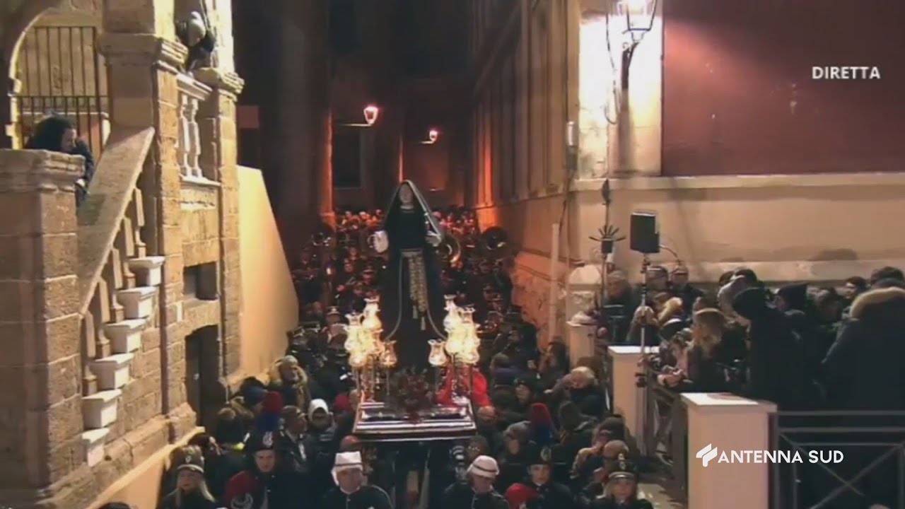 07 Aprile 2023   Taranto   Città vecchia gremita per la processione dell'Addolorata