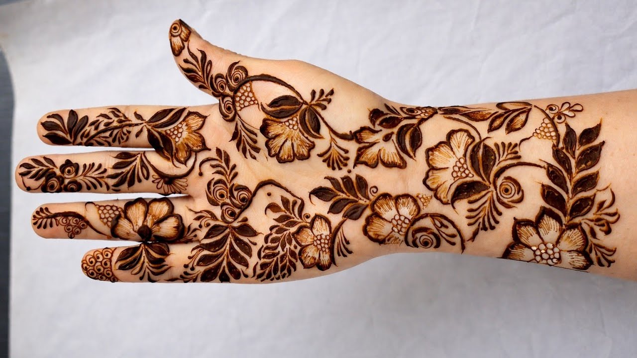 Master Floral Mehndi LIVE! 🌸 #shorts #mehndi #viral #floraldesign#trending #ytshorts #foryou #viral