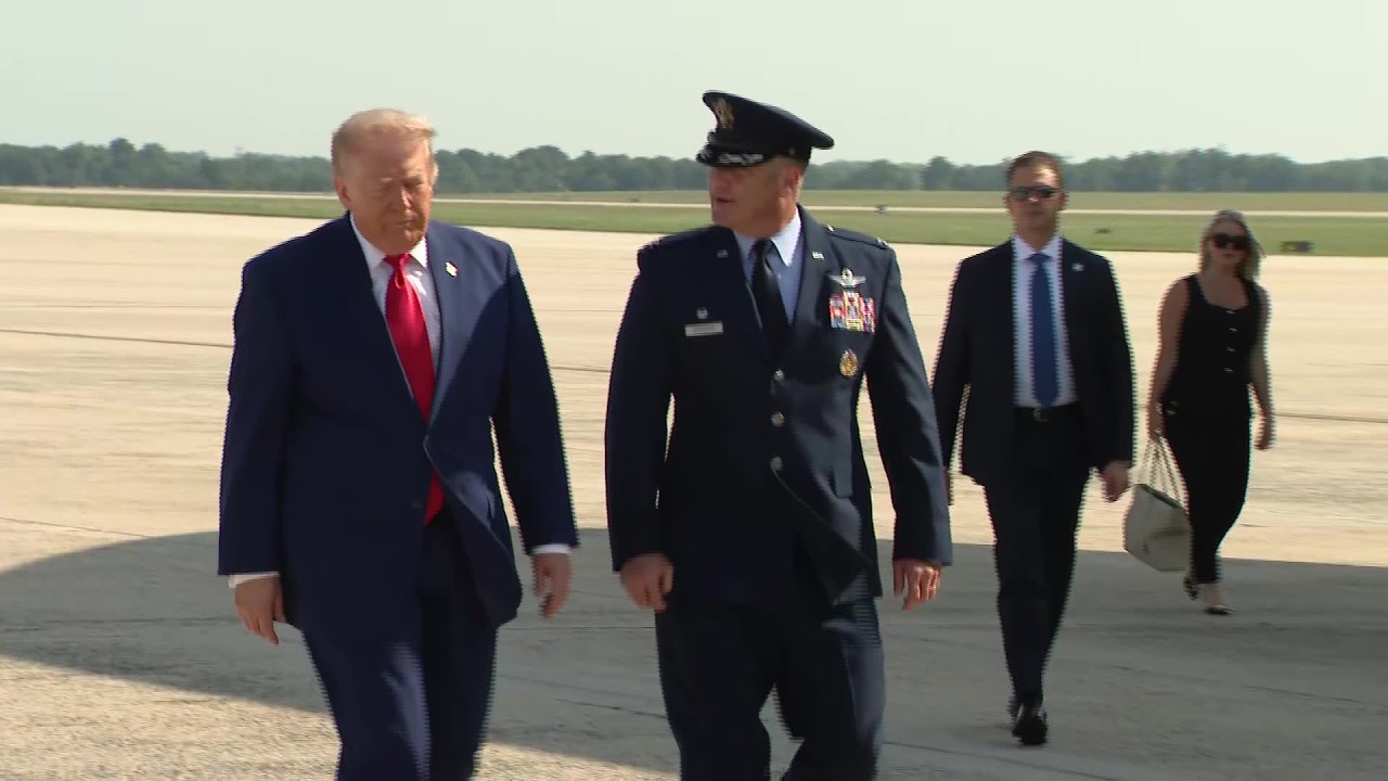 ВИДЕО: Президент Трамп выступает перед церемонией чествования павших солдат в Довере