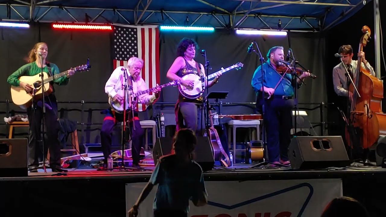 Little Roy and Lizzy - Dueling Banjos