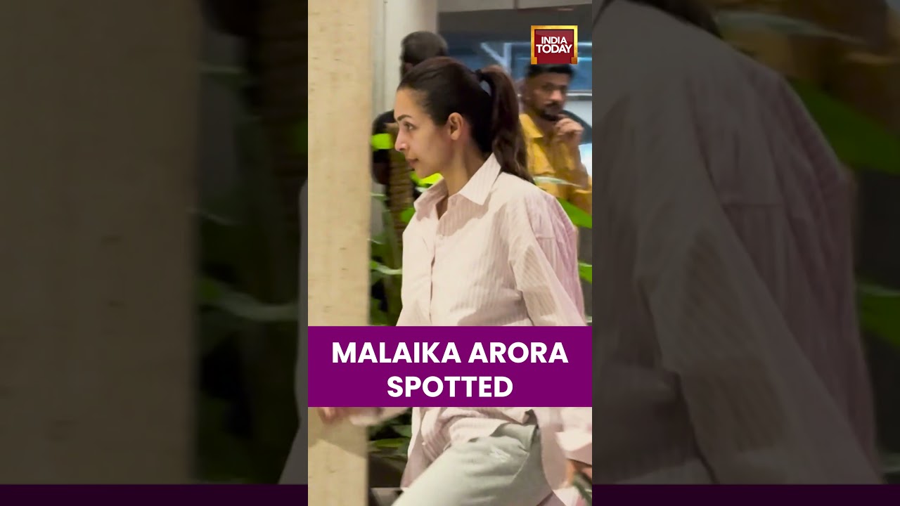Malaika Arora Snapped Outside Manish Malhotra's House  | Entertainment News