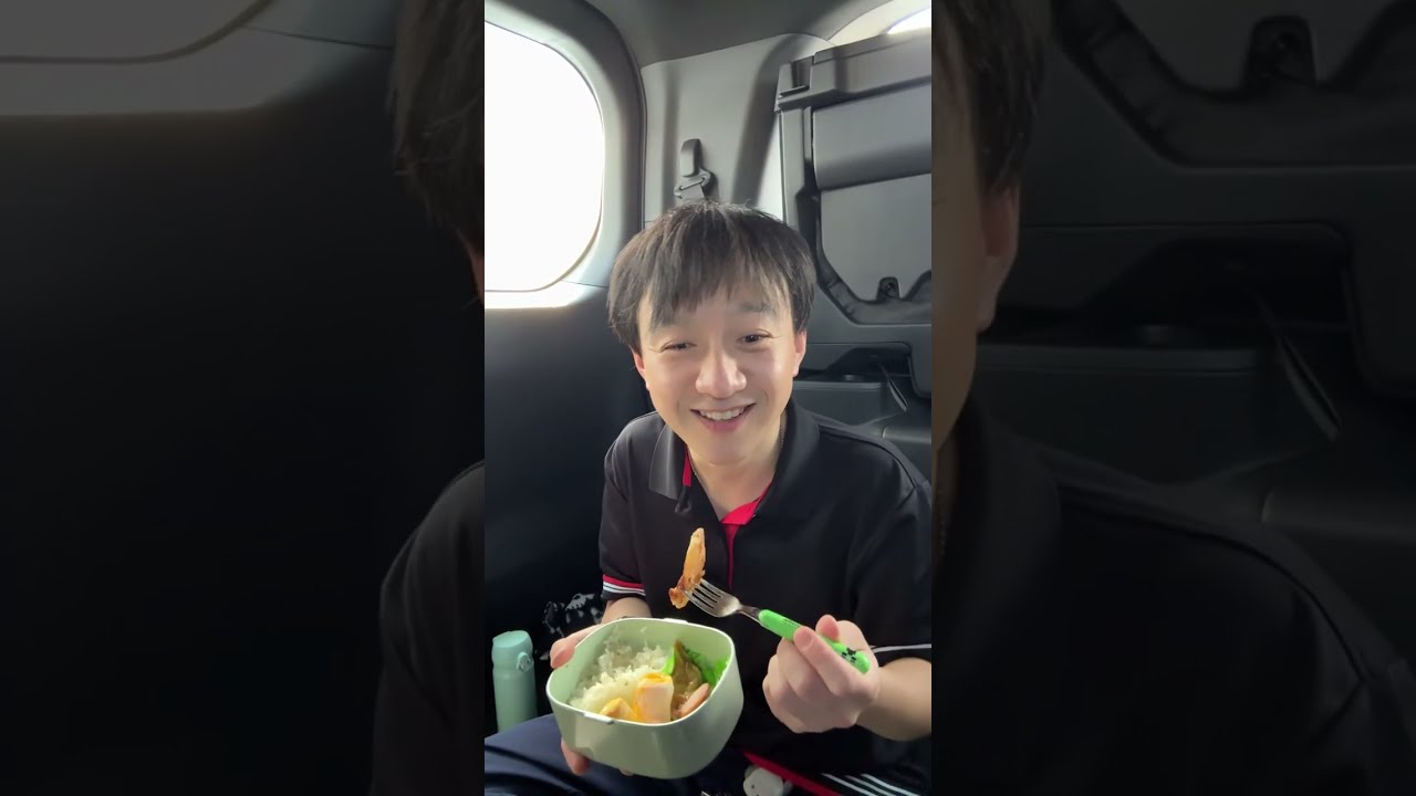 お弁当を食べてウクレレを弾きます。セイヤvideo /ギター1本で福岡ドームのステージに立ちたい がライブ配信中！